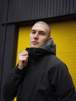 ROCK AND ROLLER TECH JACKET -Luke 4B0A4234 extended